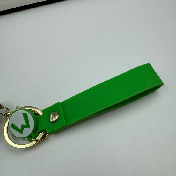 807-New Super Mario Keychain with Charm, Ring And Runner Strap - Picture 8 of 10